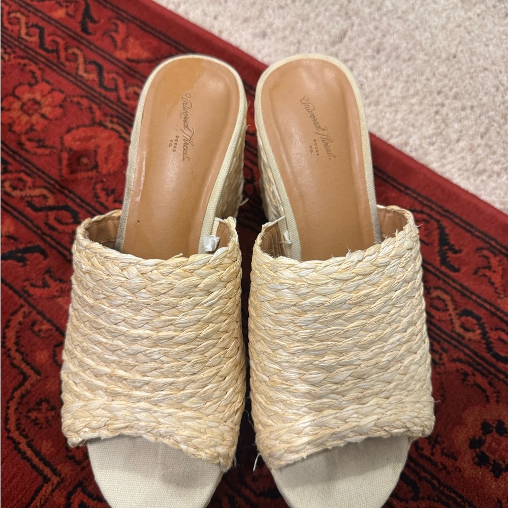 Universal Thread Woven Platform Sandals - Picture 4 of 7